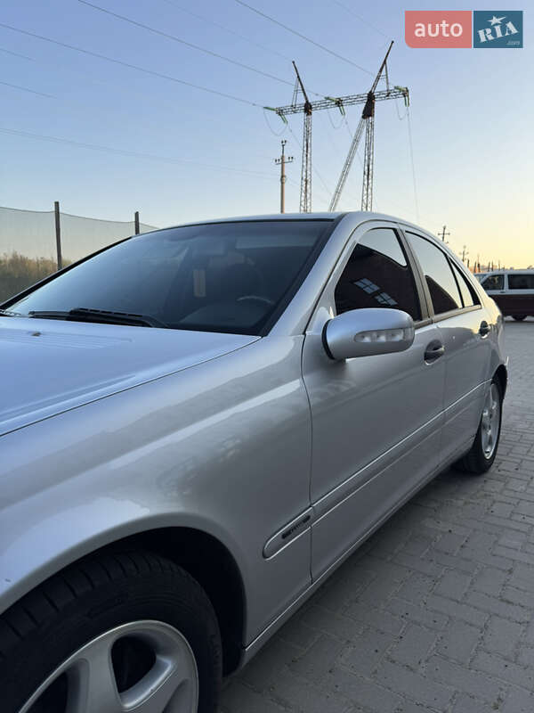 Седан Mercedes-Benz C-Class 2003 в Луцьку фото 5 Седан Mercedes-Benz C-Class 2003 в Луцьку