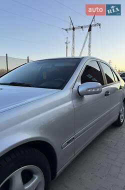 Седан Mercedes-Benz C-Class 2003 в 