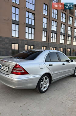 Седан Mercedes-Benz C-Class 2003 в 