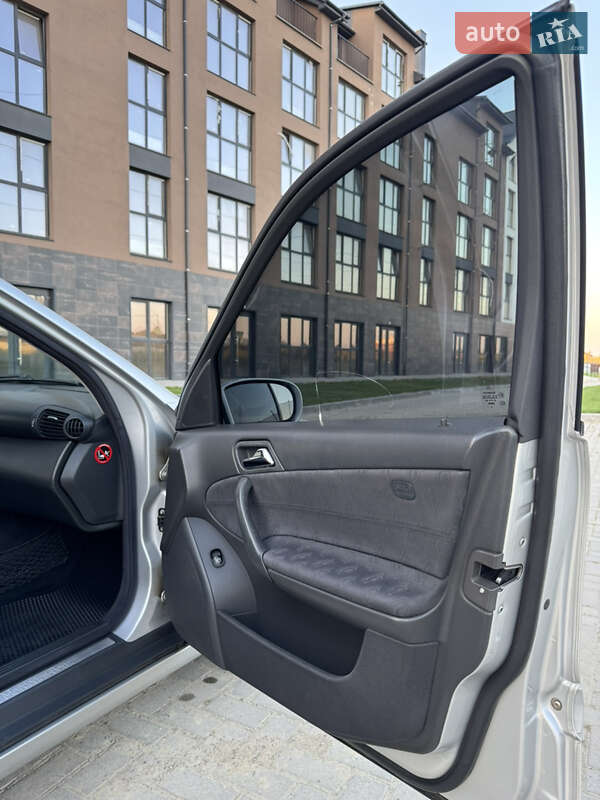 Седан Mercedes-Benz C-Class 2003 в Луцьку фото 25 Седан Mercedes-Benz C-Class 2003 в Луцьку