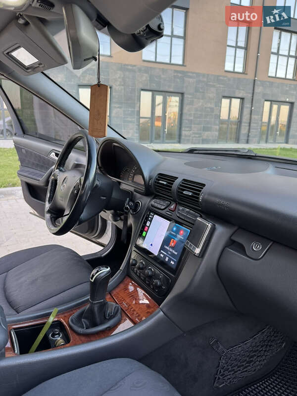 Седан Mercedes-Benz C-Class 2003 в Луцьку фото 29 Седан Mercedes-Benz C-Class 2003 в Луцьку