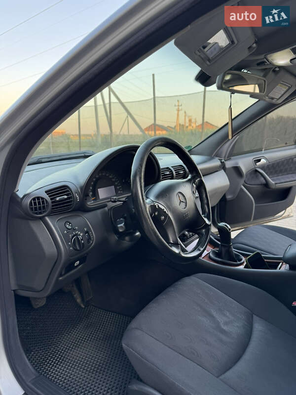 Седан Mercedes-Benz C-Class 2003 в Луцьку фото 41 Седан Mercedes-Benz C-Class 2003 в Луцьку