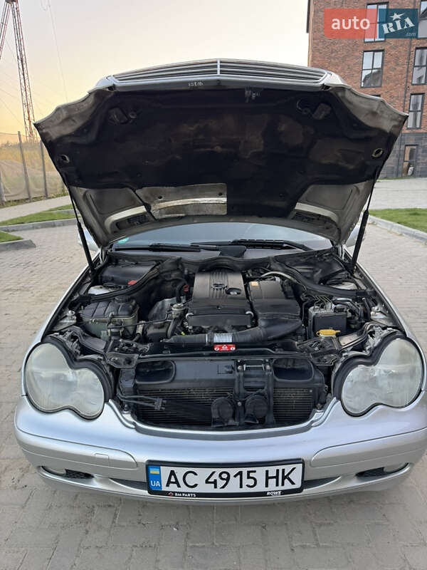 Седан Mercedes-Benz C-Class 2003 в Луцьку фото 53 Седан Mercedes-Benz C-Class 2003 в Луцьку