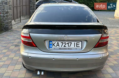 Купе Mercedes-Benz C-Class 2005 в 