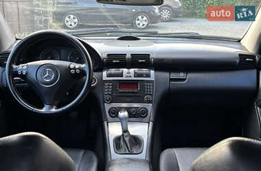 Купе Mercedes-Benz C-Class 2005 в 