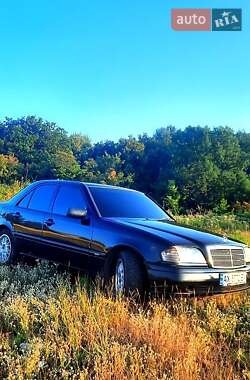 Седан Mercedes-Benz C-Class 1994 в Харькове