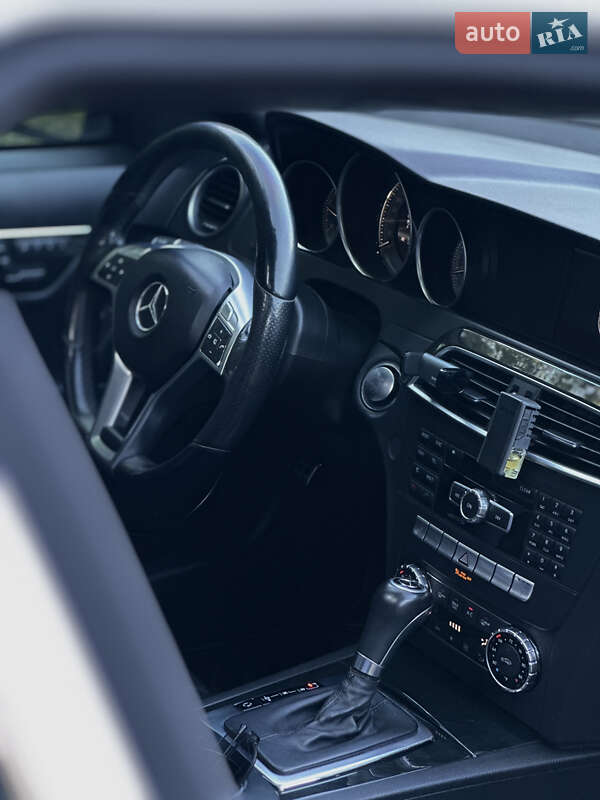 Седан Mercedes-Benz C-Class 2013 в Чернигове