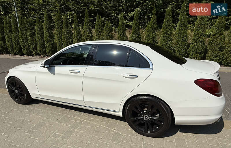 Седан Mercedes-Benz C-Class 2015 в Львове