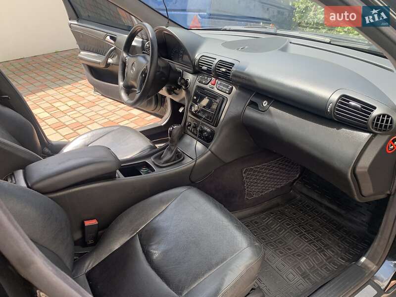 Универсал Mercedes-Benz C-Class 2002 в Ивано-Франковске