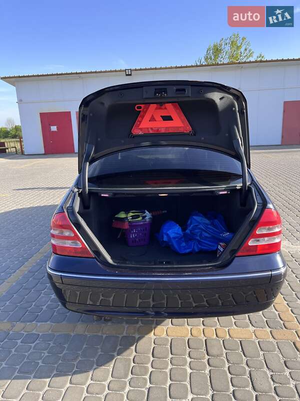 Седан Mercedes-Benz C-Class 2001 в Львове