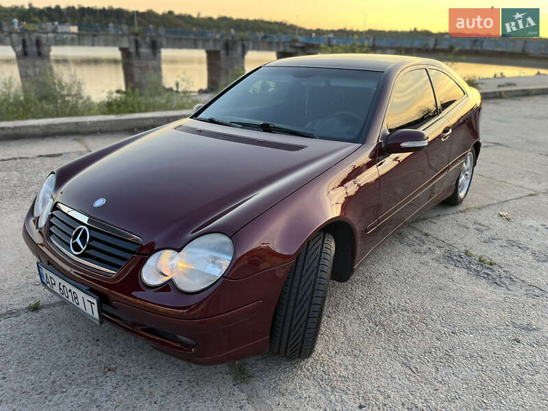 Купе Mercedes-Benz C-Class 2003 в Запорожье