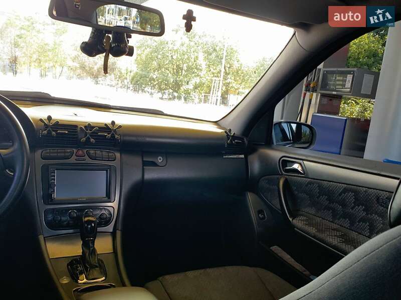 Седан Mercedes-Benz C-Class 2003 в Николаеве