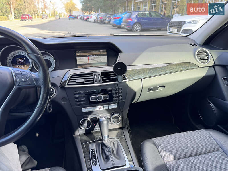 Седан Mercedes-Benz C-Class 2011 в Киеве