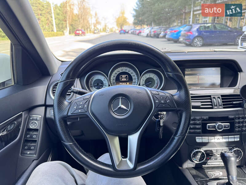 Седан Mercedes-Benz C-Class 2011 в Киеве