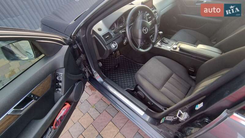 Универсал Mercedes-Benz C-Class 2010 в Ужгороде фото 23 Универсал Mercedes-Benz C-Class 2010 в Ужгороде