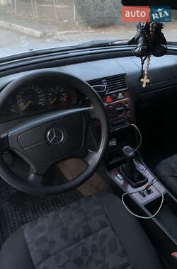 Седан Mercedes-Benz C-Class 2000 в 