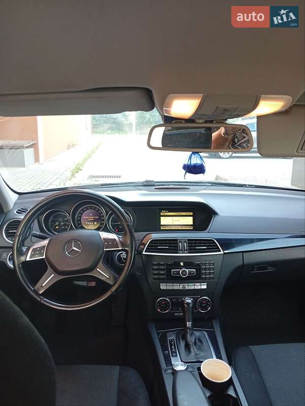 Універсал Mercedes-Benz C-Class 2011 в Львові
