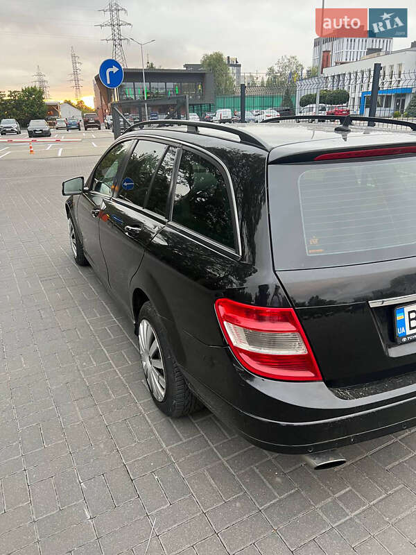 Универсал Mercedes-Benz C-Class 2010 в Львове