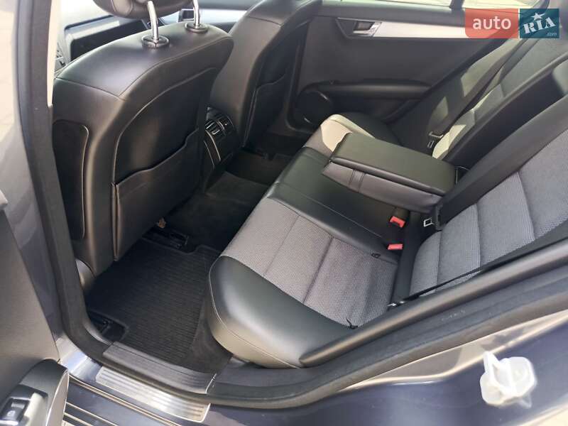Седан Mercedes-Benz C-Class 2009 в Сокирнице
