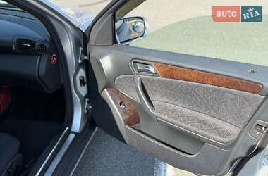 Седан Mercedes-Benz C-Class 2003 в 