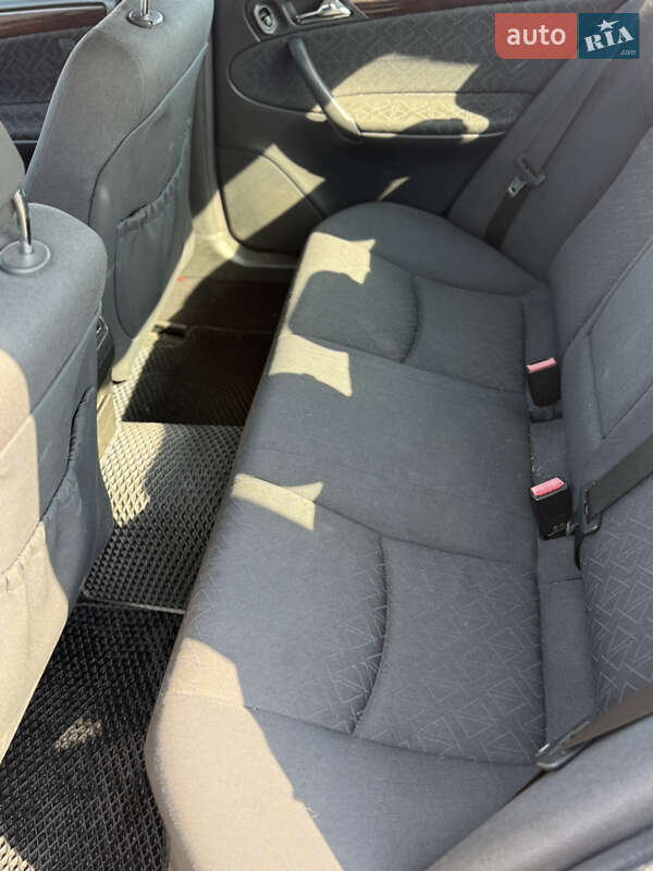 Седан Mercedes-Benz C-Class 2003 в Киеве фото 17 Седан Mercedes-Benz C-Class 2003 в Киеве