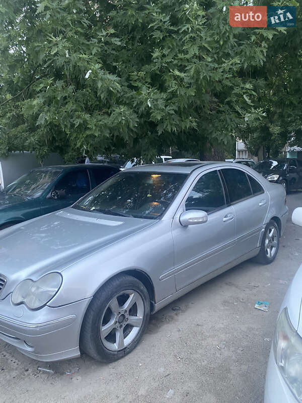 Седан Mercedes-Benz C-Class 2001 в Киеве фото 2 Седан Mercedes-Benz C-Class 2001 в Киеве