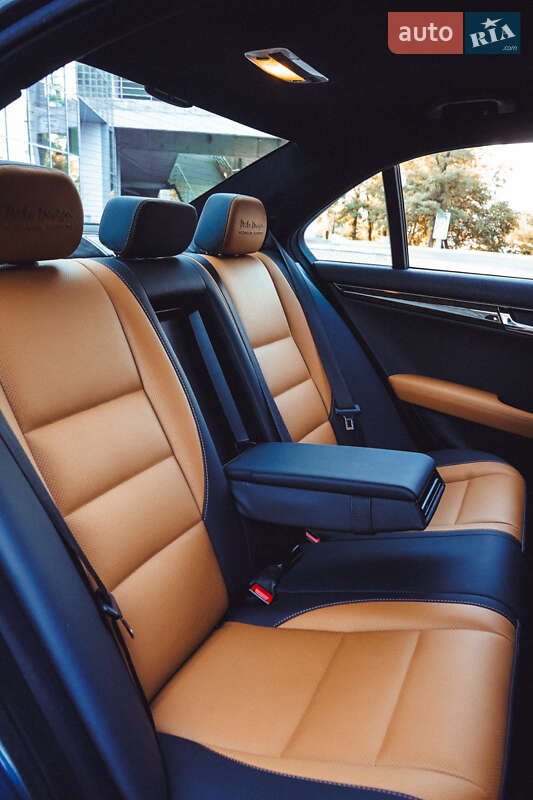 Седан Mercedes-Benz C-Class 2008 в Одессе