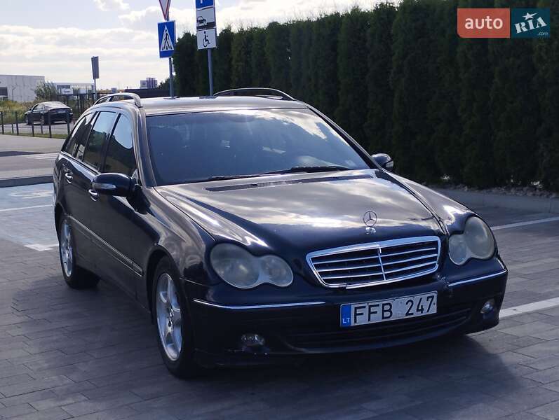 Универсал Mercedes-Benz C-Class 2004 в 