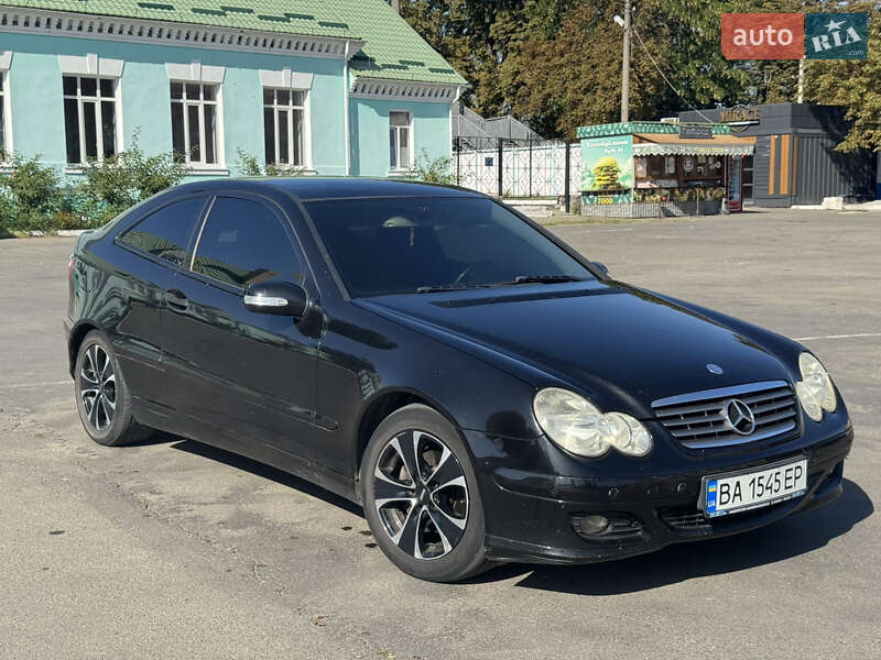 Купе Mercedes-Benz C-Class 2005 в 