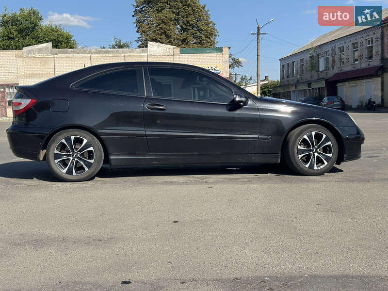 Купе Mercedes-Benz C-Class 2005 в Гайвороне