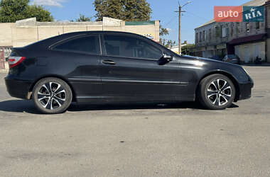 Купе Mercedes-Benz C-Class 2005 в 