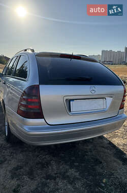Универсал Mercedes-Benz C-Class 2003 в 