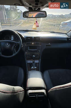 Универсал Mercedes-Benz C-Class 2003 в 