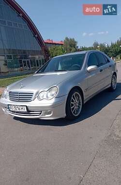 Седан Mercedes-Benz C-Class 2005 в Тячеві