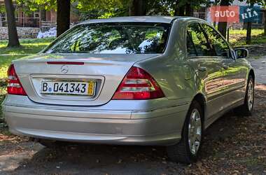 Седан Mercedes-Benz C-Class 2004 в 