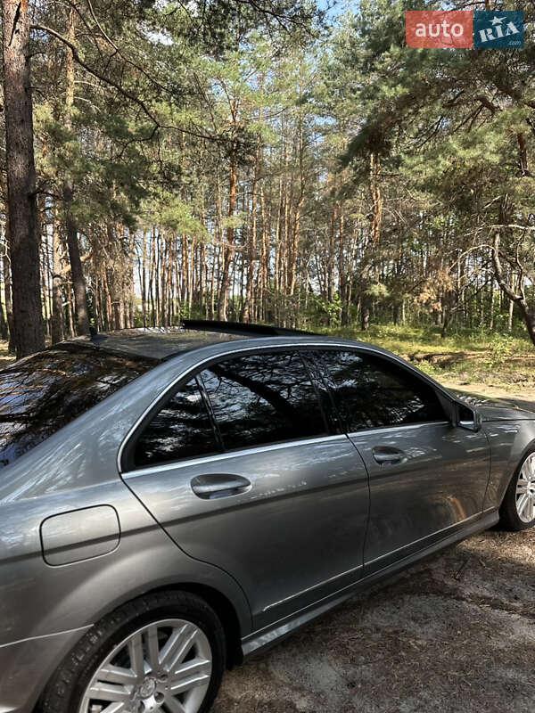Седан Mercedes-Benz C-Class 2011 в Полтаве