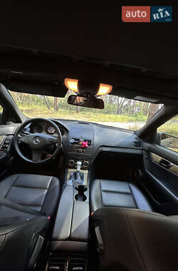 Седан Mercedes-Benz C-Class 2011 в 