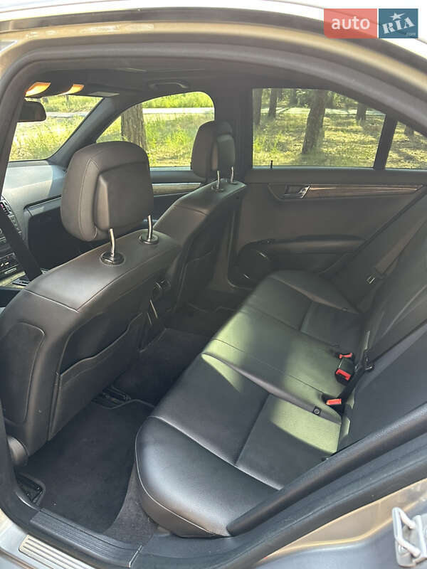 Седан Mercedes-Benz C-Class 2011 в Полтаве