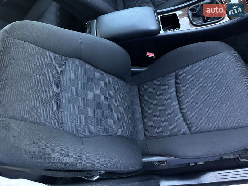 Седан Mercedes-Benz C-Class 2007 в Дубно