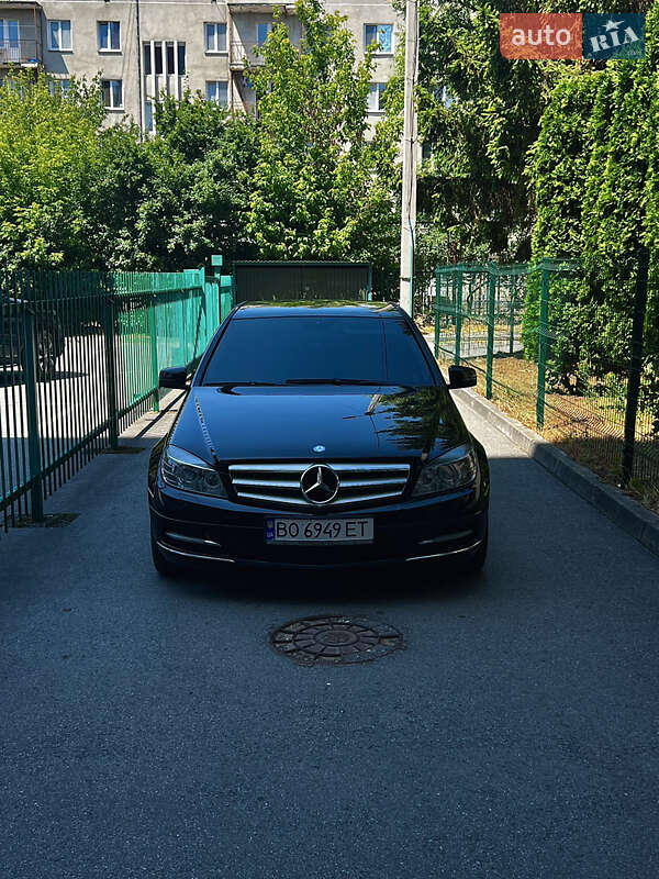 Mercedes-Benz C-Class 2010