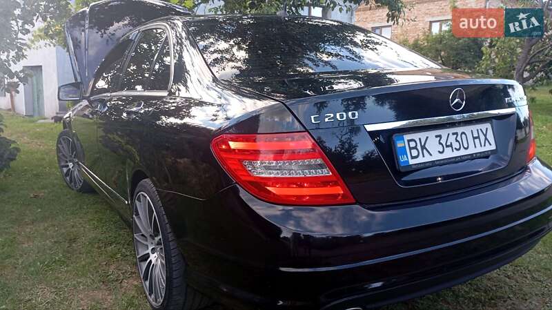 Седан Mercedes-Benz C-Class 2007 в Дубно