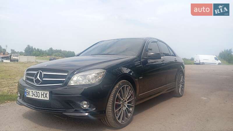 Седан Mercedes-Benz C-Class 2007 в Дубно