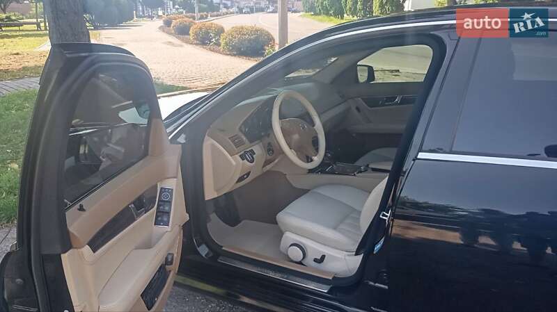 Седан Mercedes-Benz C-Class 2007 в Дубно