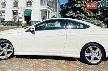 Купе Mercedes-Benz C-Class 2011 в 