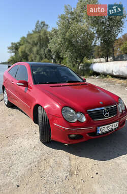Купе Mercedes-Benz C-Class 2005 в 