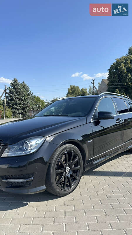 Універсал Mercedes-Benz C-Class 2011 в Бершаді