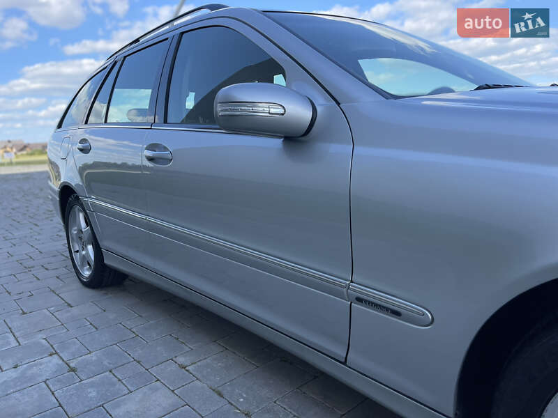 Универсал Mercedes-Benz C-Class 2005 в Ровно