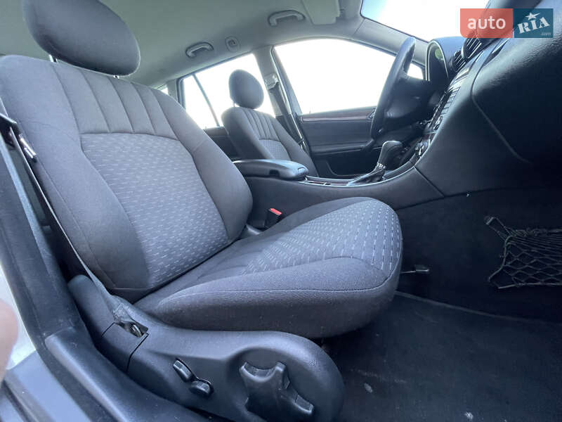 Универсал Mercedes-Benz C-Class 2005 в Ровно