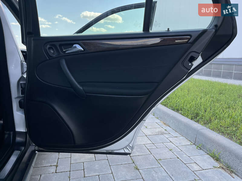 Универсал Mercedes-Benz C-Class 2005 в Ровно