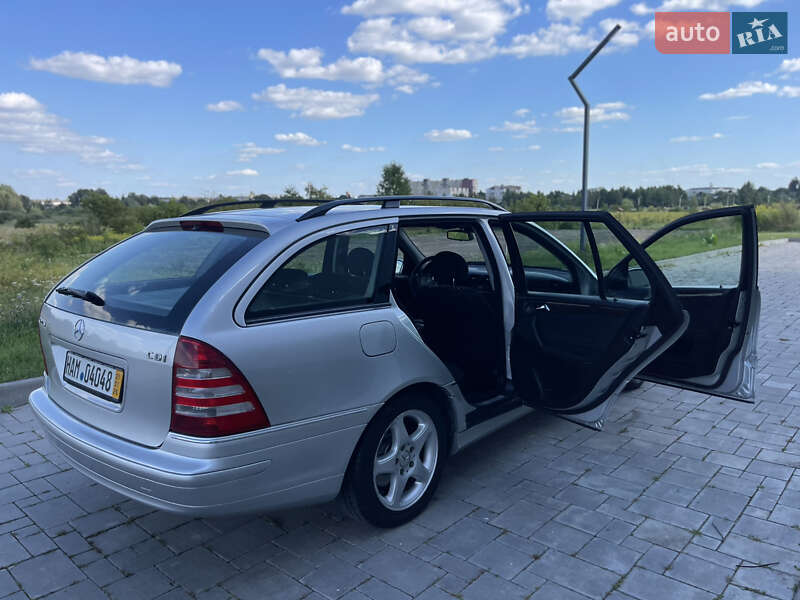 Универсал Mercedes-Benz C-Class 2005 в Ровно